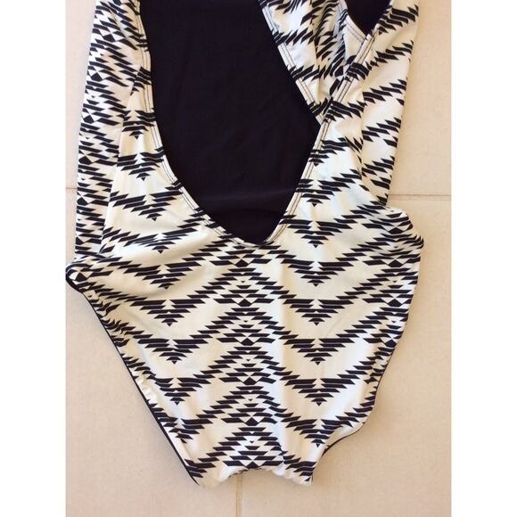 Khongboon Swimwear Swimsuit One Piece One Shoulder Print - Picture 6 of 8